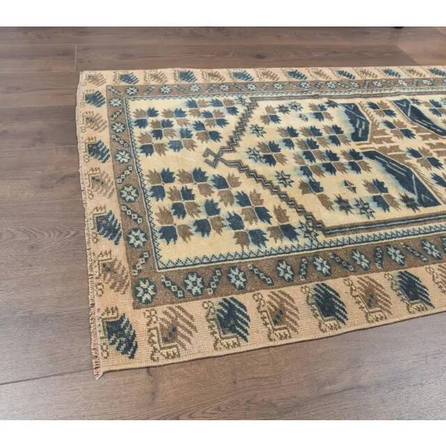 Vintage Turkish hand-knotted rug 95x172