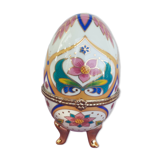 Egg-shaped porcelain box