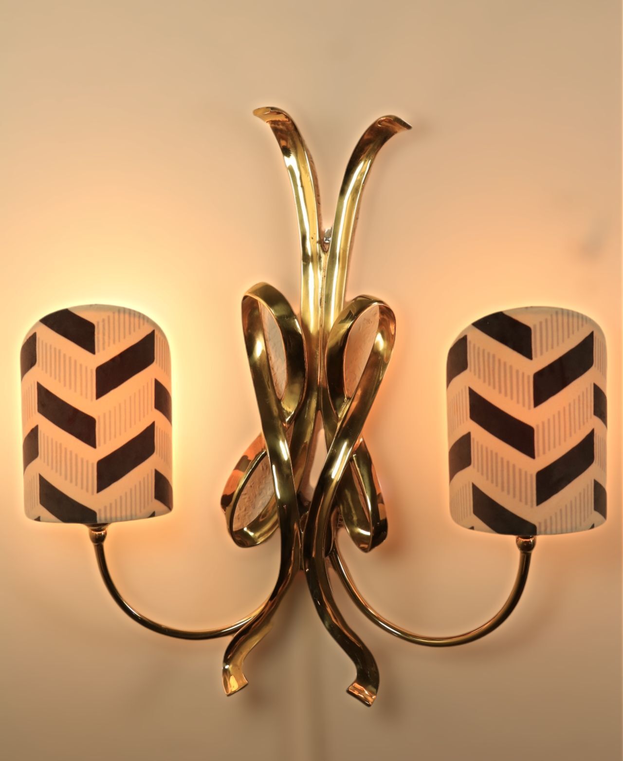 XL golden wall lamp, Hollywood regency style, 1970s