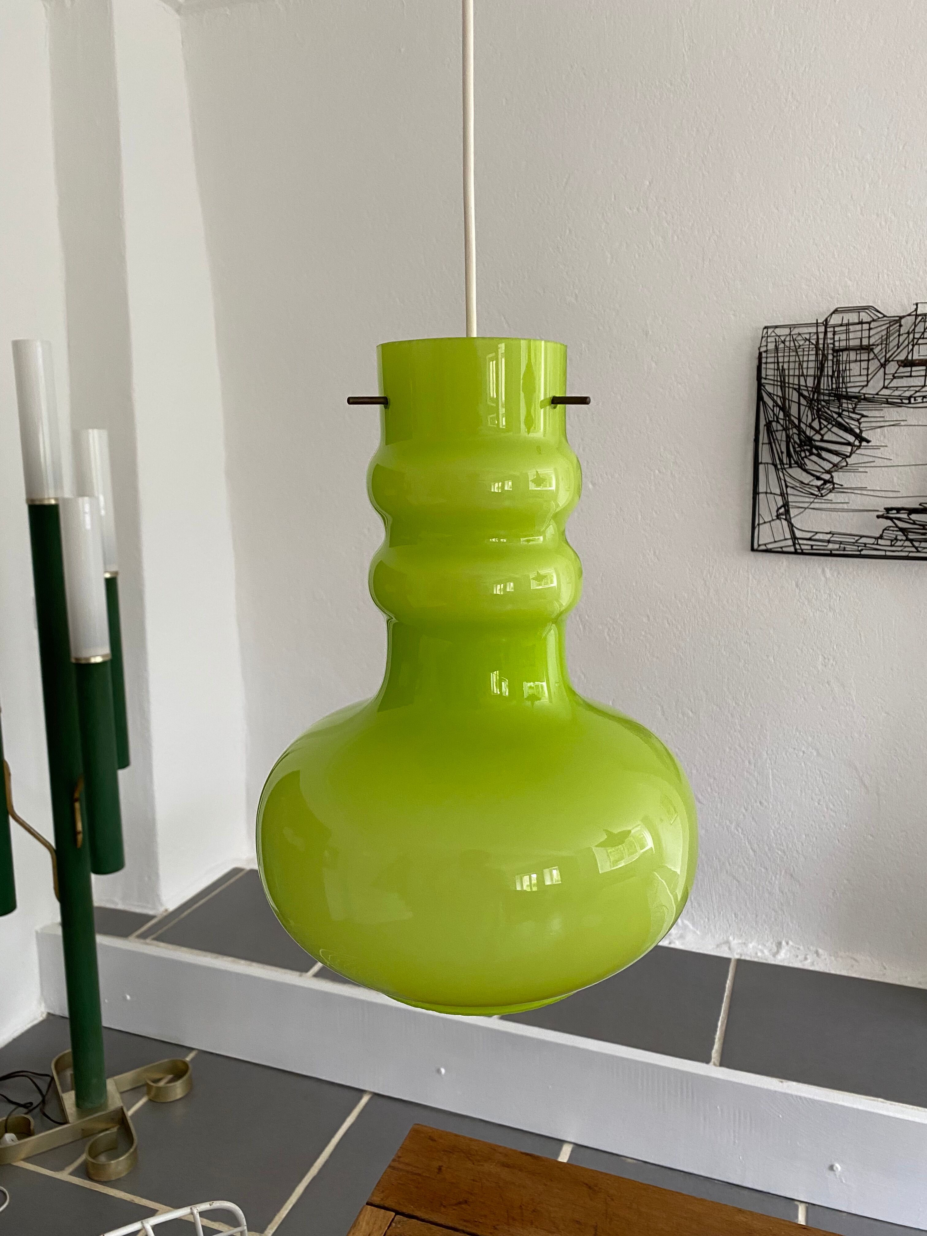 Vintage Italian opaline suspension