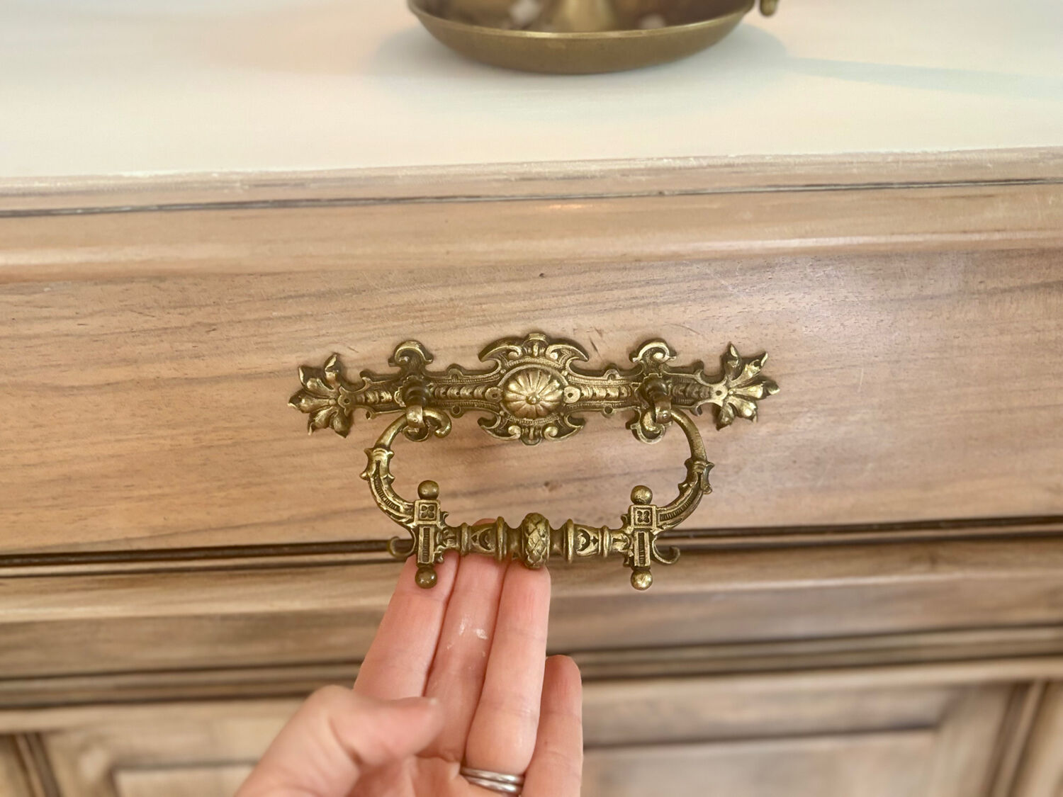 Rénovated antique dresser