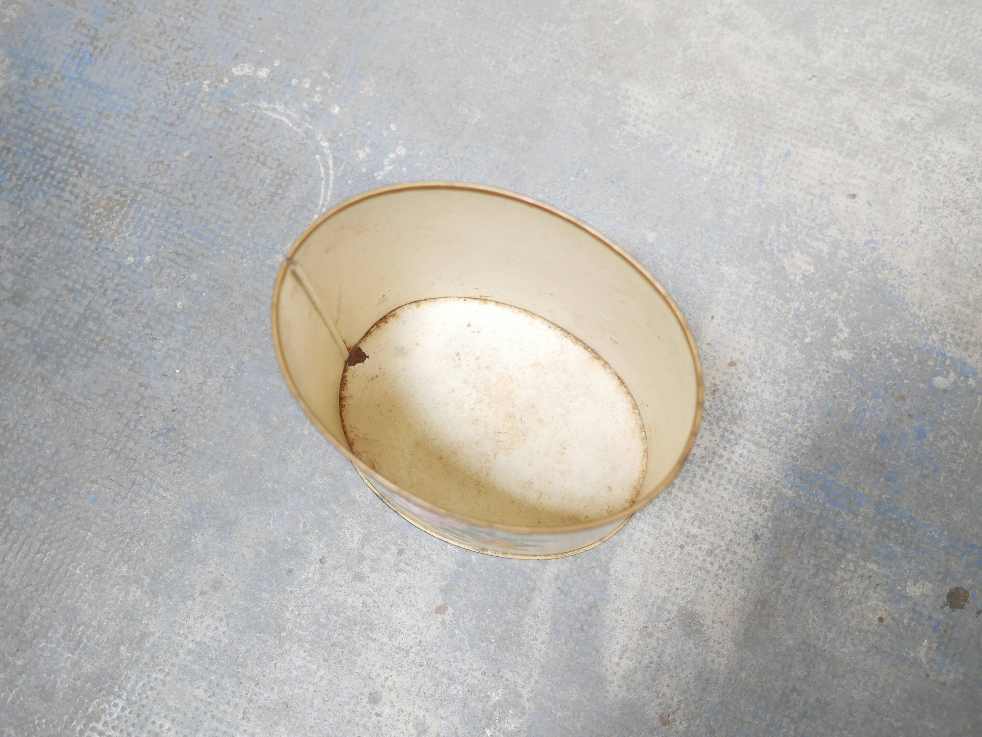 Corbeille à papier en métal