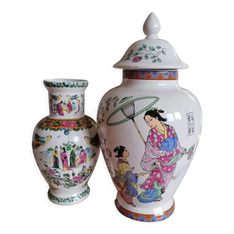 2 chinese vases