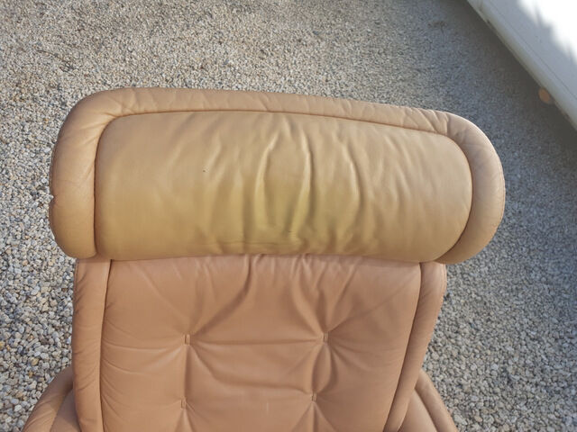 Pair of vintage original ekornes stressless armchairs with stool