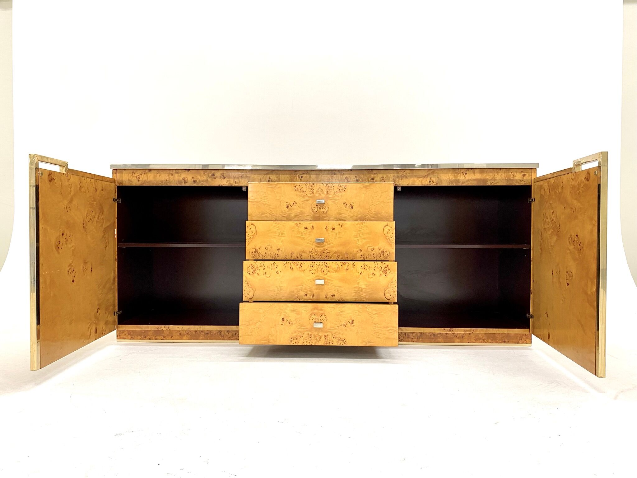 Enfilade loupe d'elm and brass 1970s