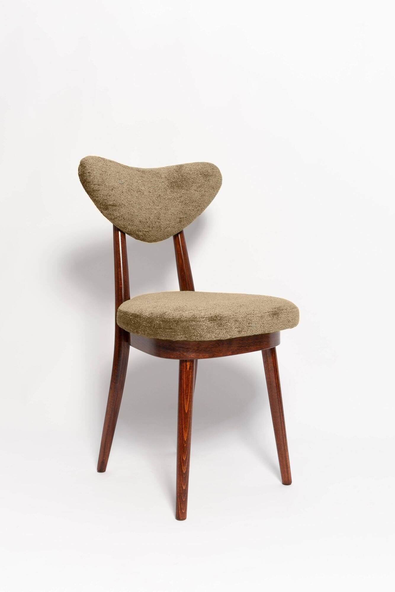 Fauteuil vintage olive vert cœur en velours, Europe, 1960s