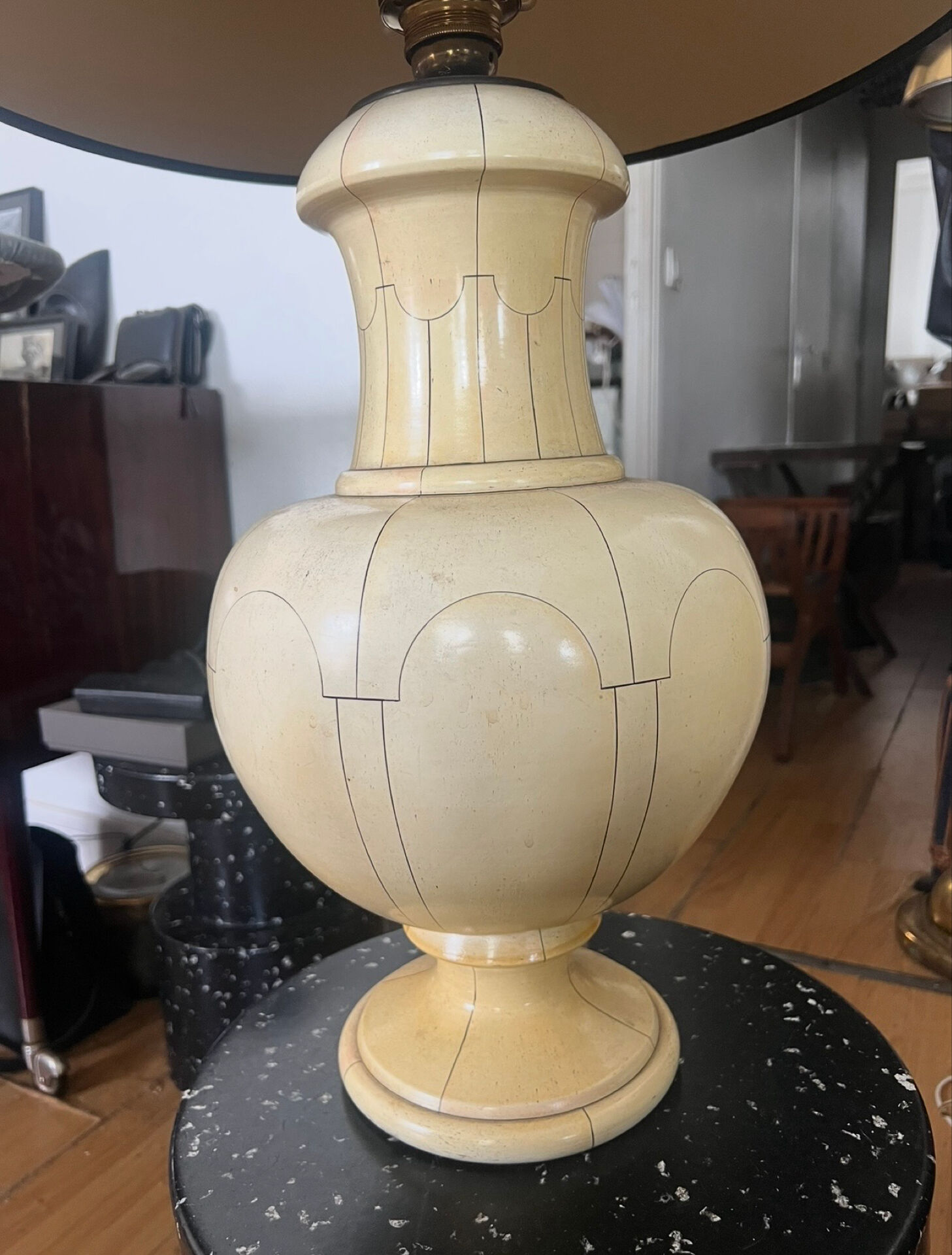 Lamp Jean Roger - Paris 1981 - ivory ceramic - signed