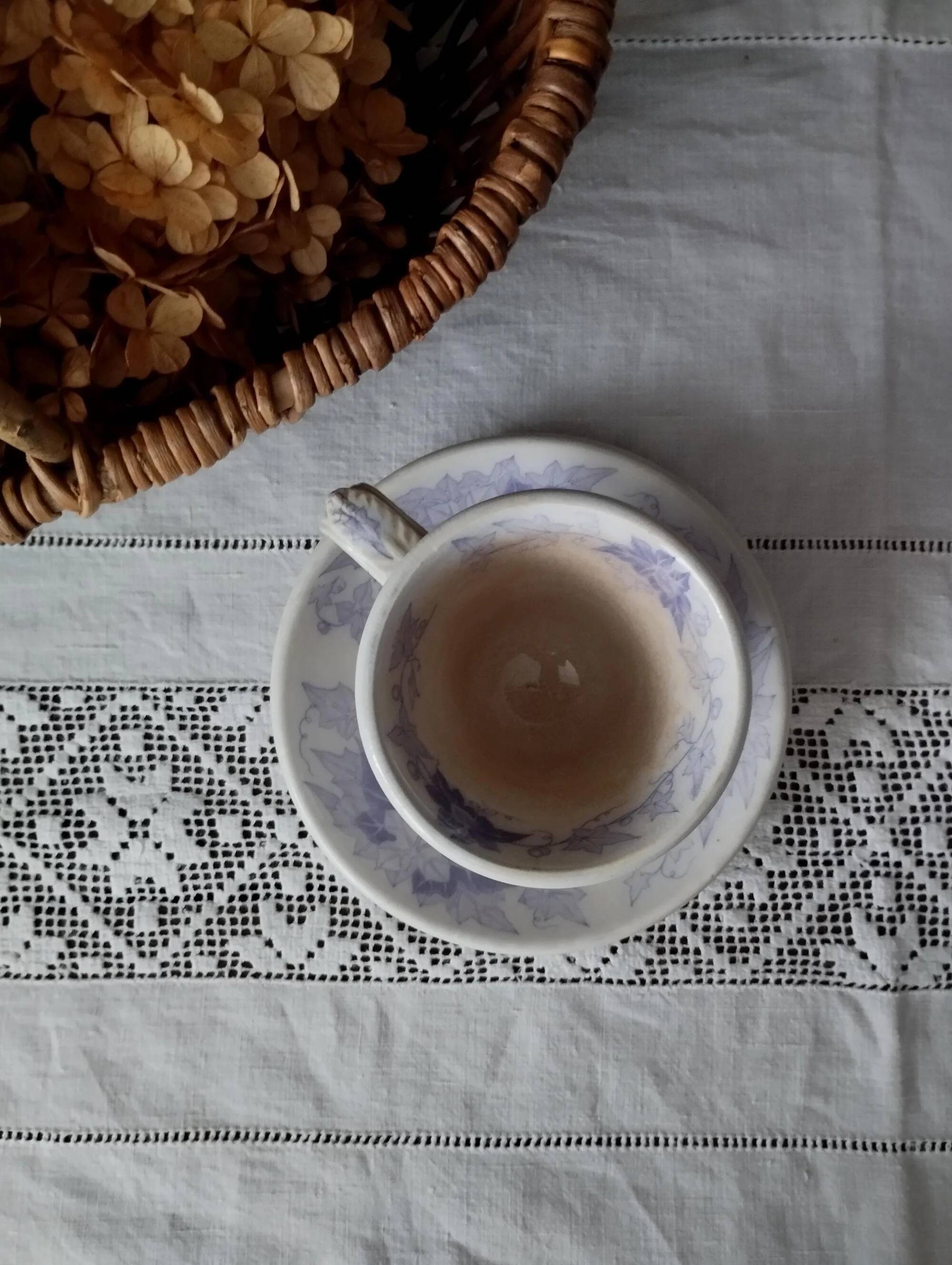 Ancienne tasse brûlot et sa sous-tasse Sarreguemines « Bryona »