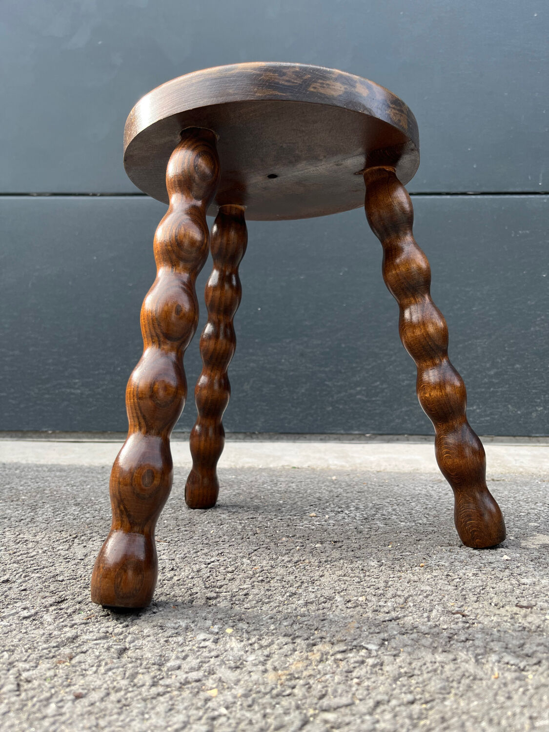 Tripod stool
