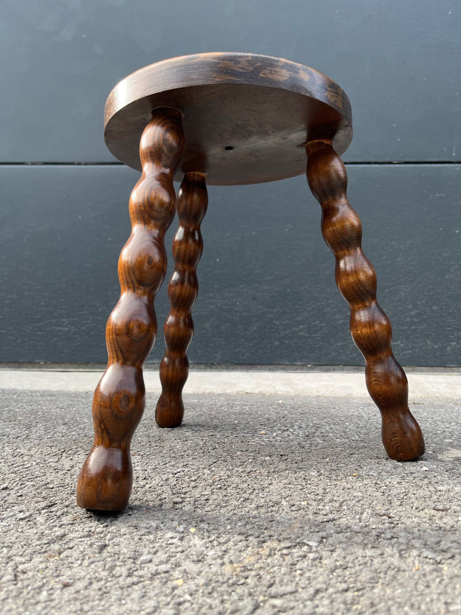 Tripod stool