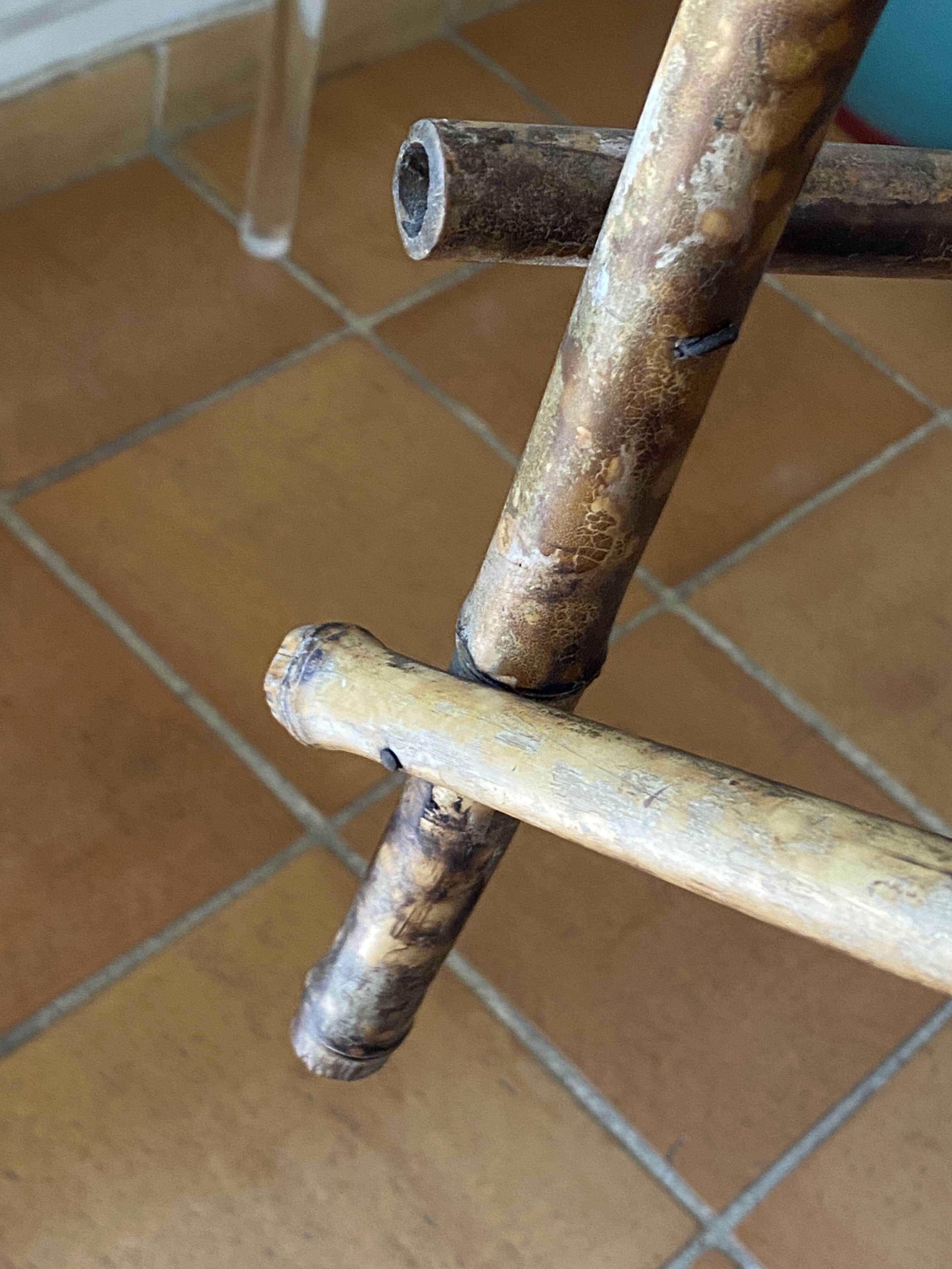 Colonne tripode en bambou