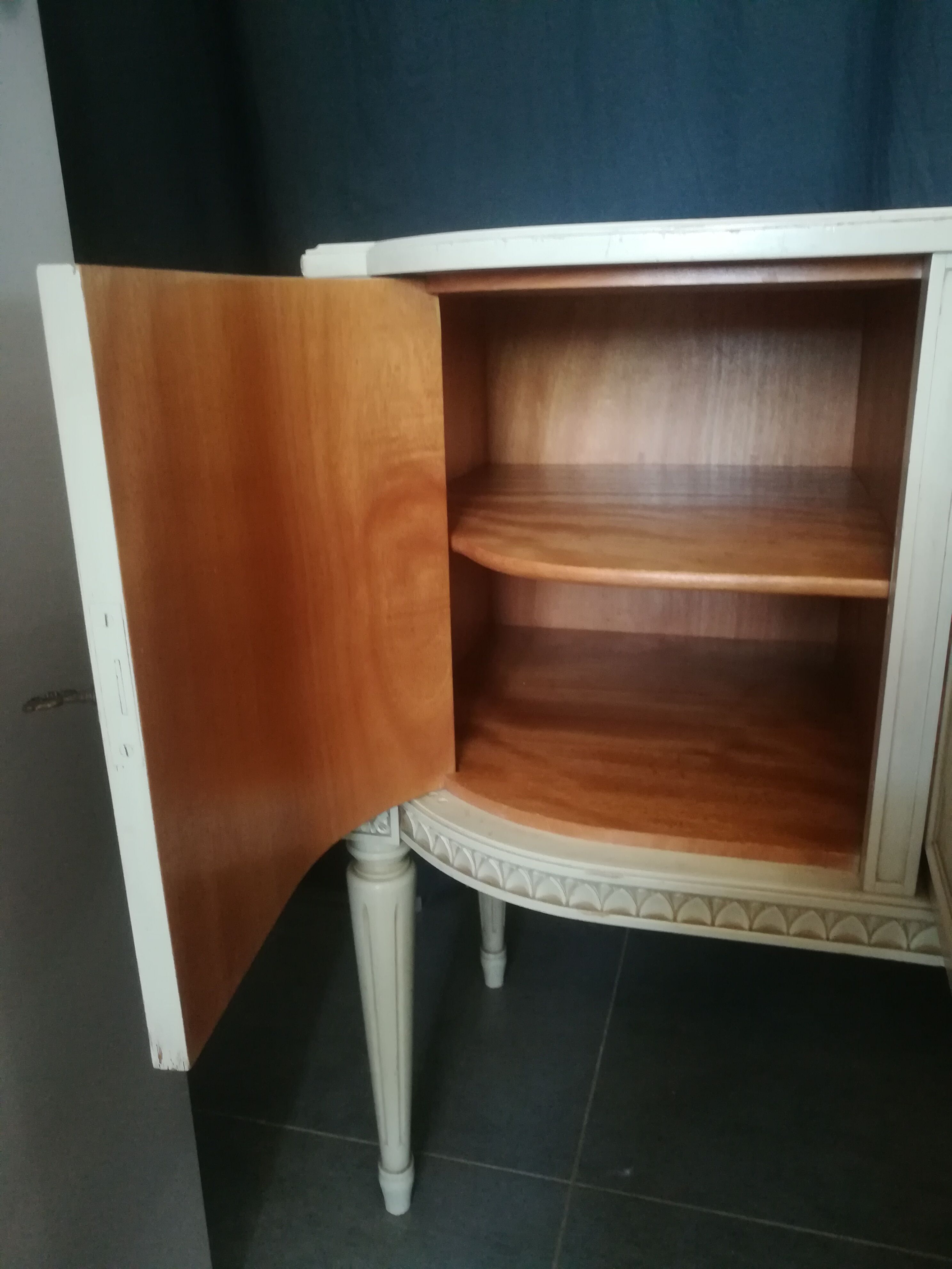 Enfilade style Louis XVI lacquered cream