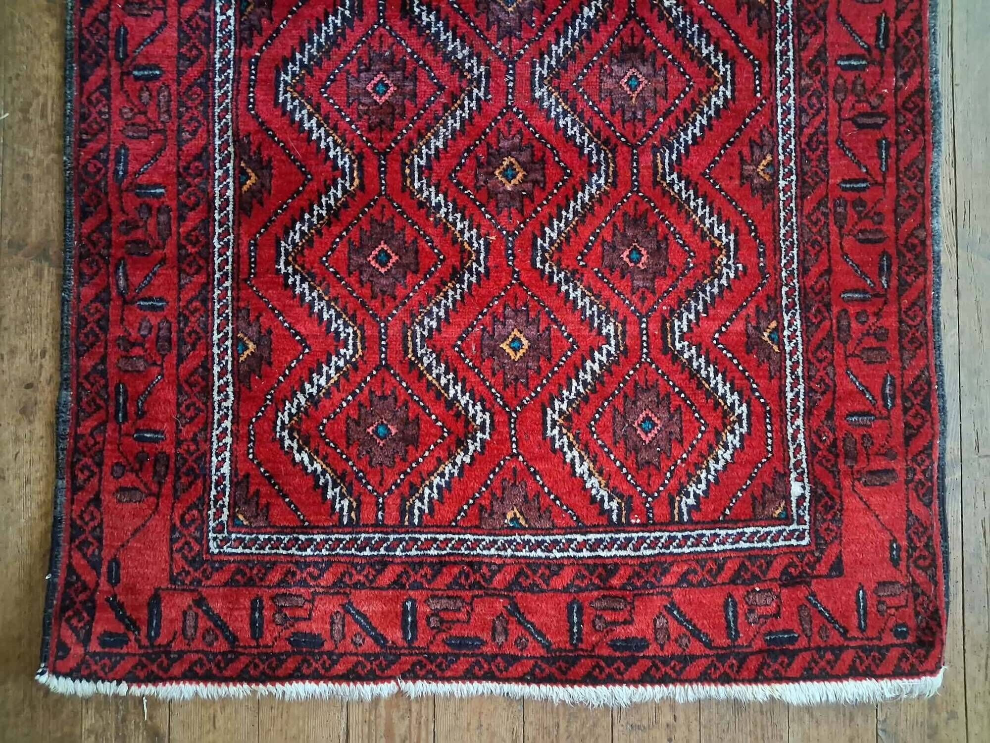 Handmade Belouch Persian rug 213x116cm