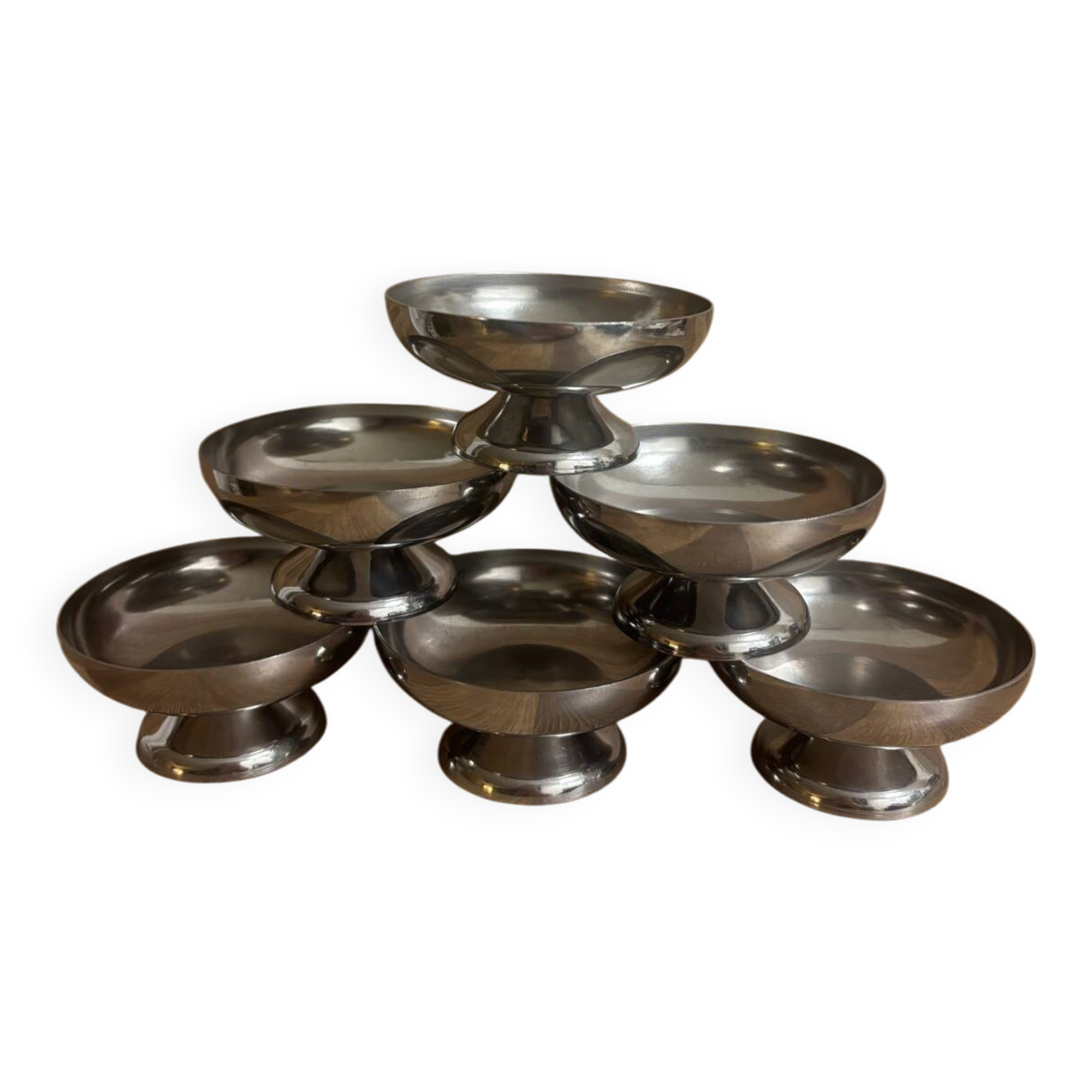 Vintage set of 6 small stainless steel bowls.