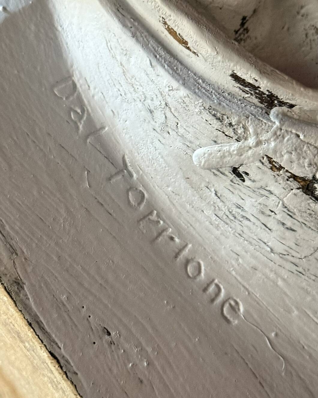 Del Torrione: Renaissance-style castle fireplace in painted plaster