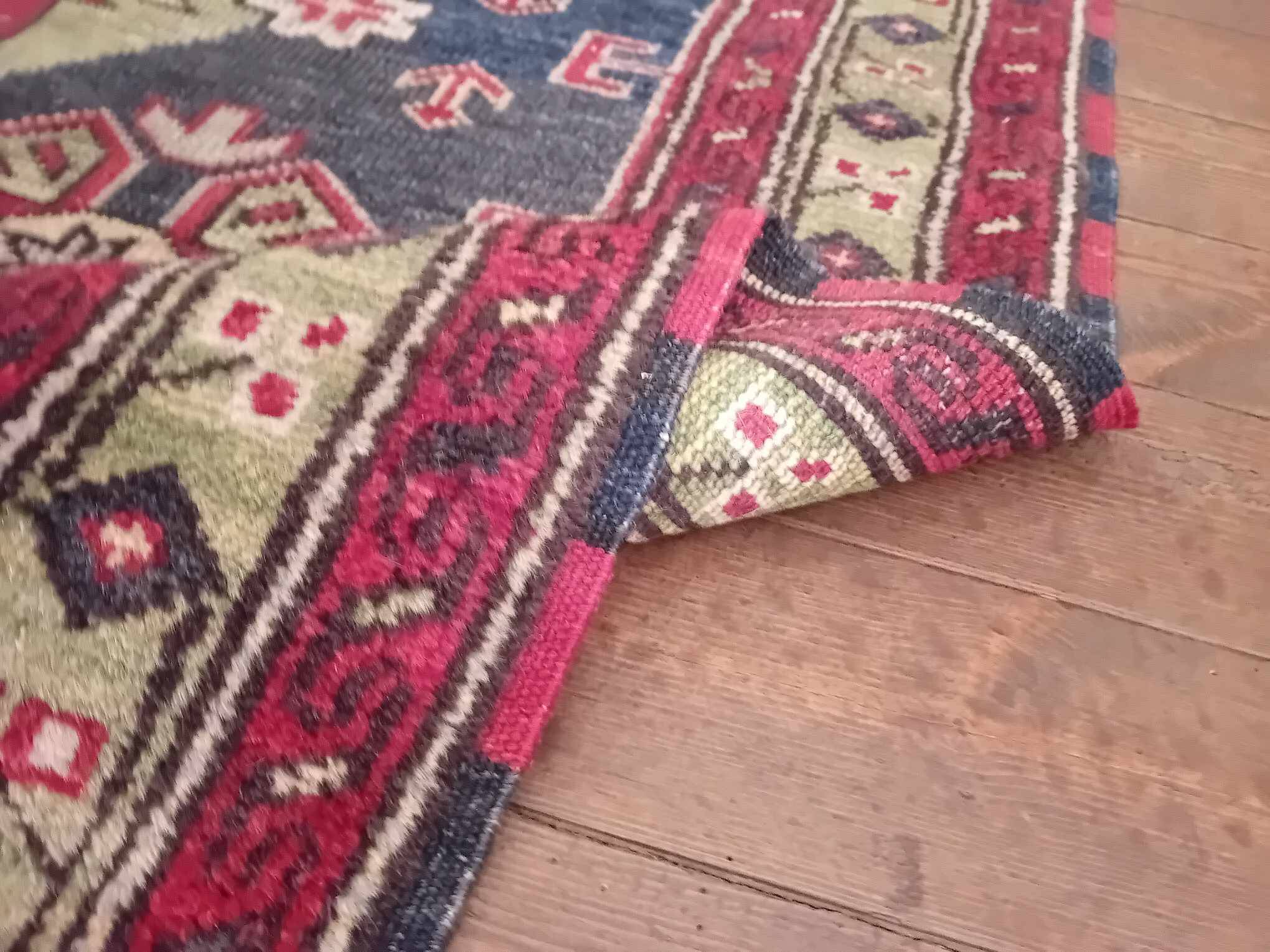 Handmade Indo-Caucasian rug 180x120cm