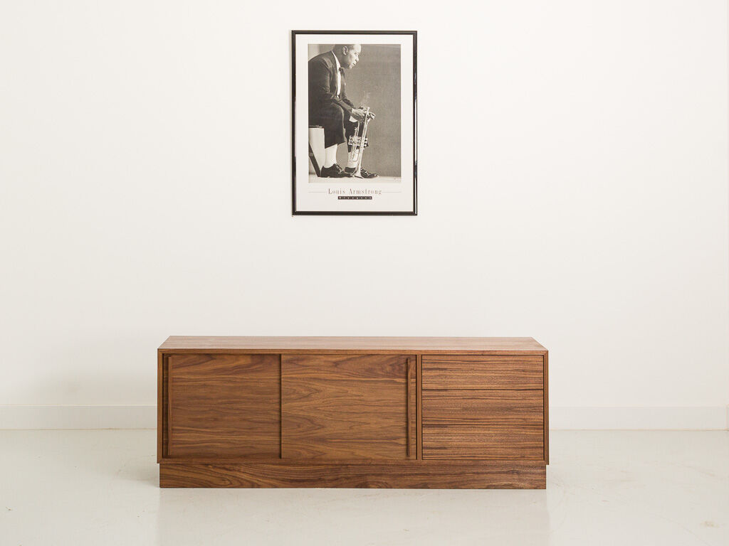 Oiled walnut TV stand equipped with 2 sliding doors and 3 drawers