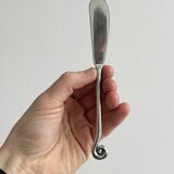 Metal snail butter knife