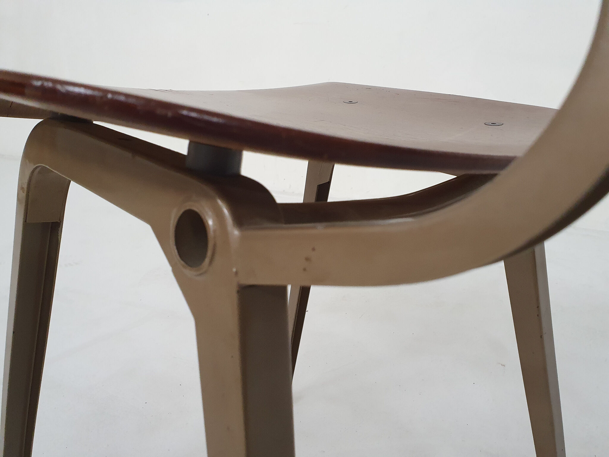 Friso Kramer fro Ahrend de Cirkel, Revolt dining chair, The Netherlands