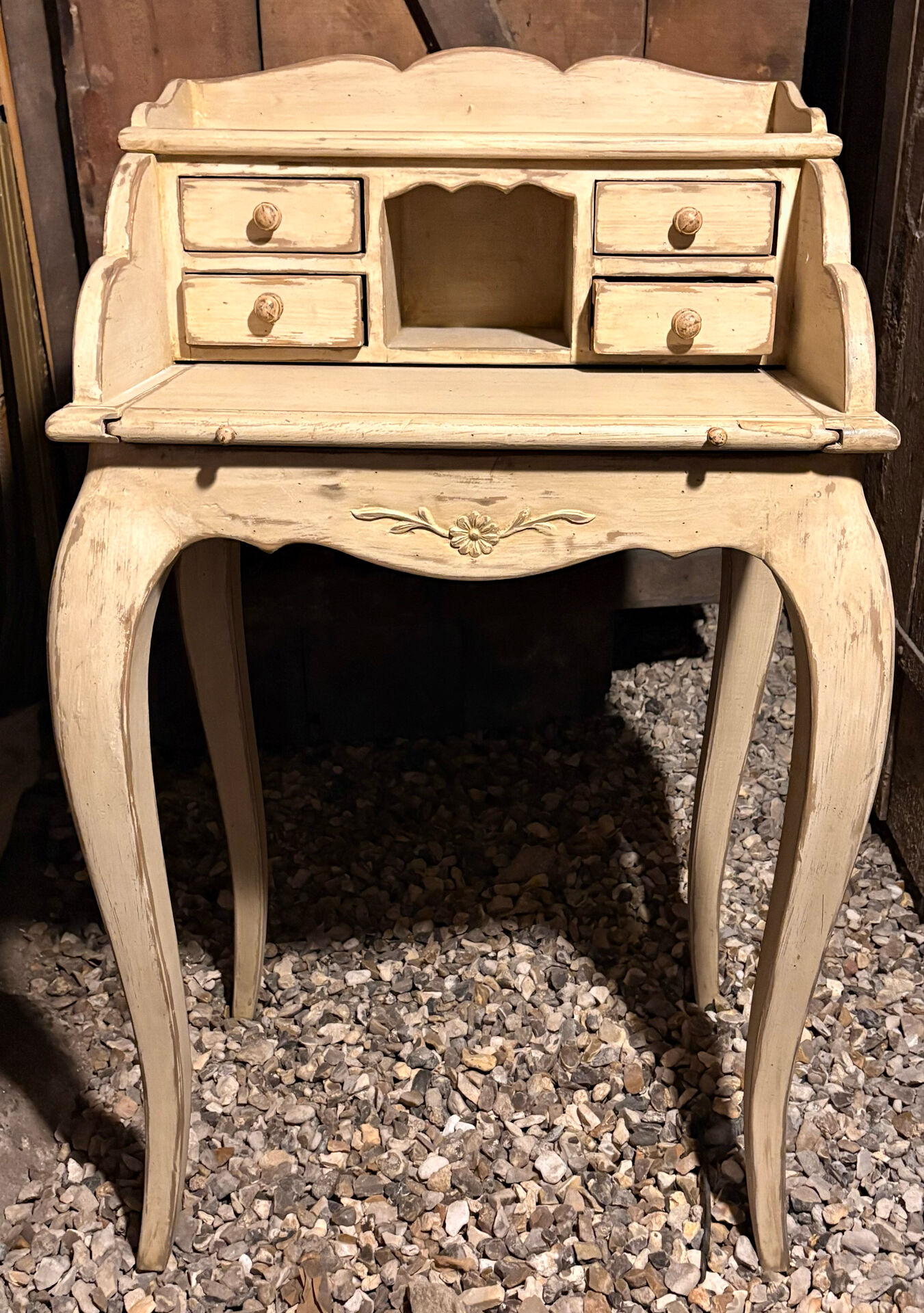 Coiffeuse vintage en bois blanchi