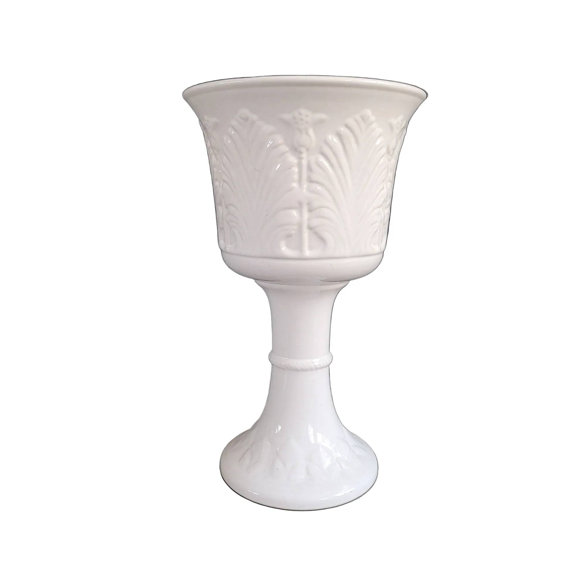 Plant pot on stand - ceramic plant holder