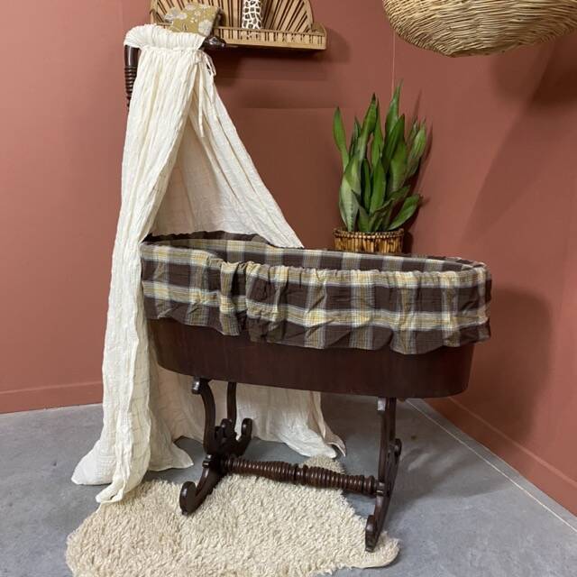 Berceau à bascule en bois 19ème