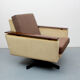 Fauteuil pivotant des années 1960 en mohair-velours