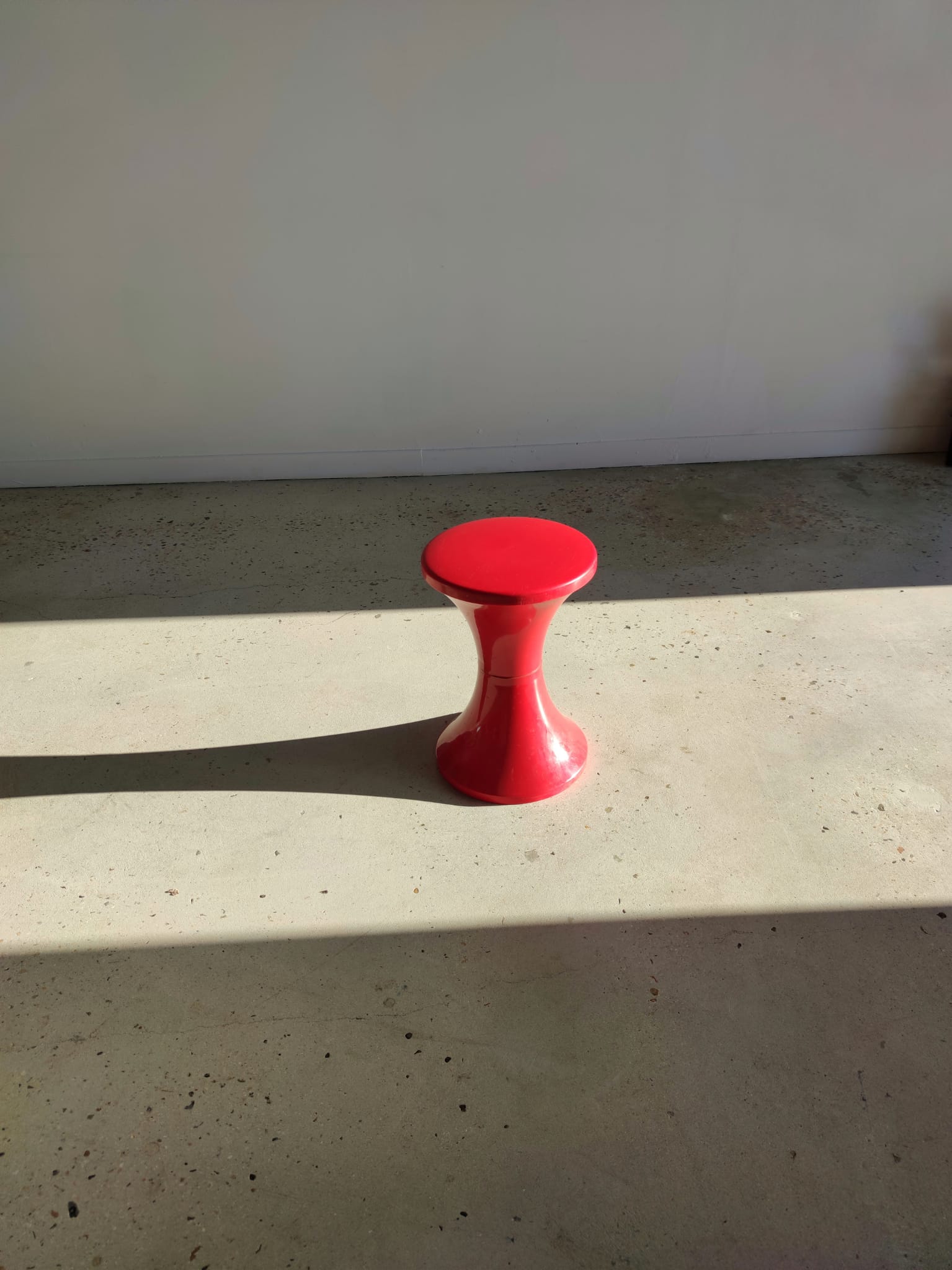 Tam Tam shape diabolo shape in red plastic