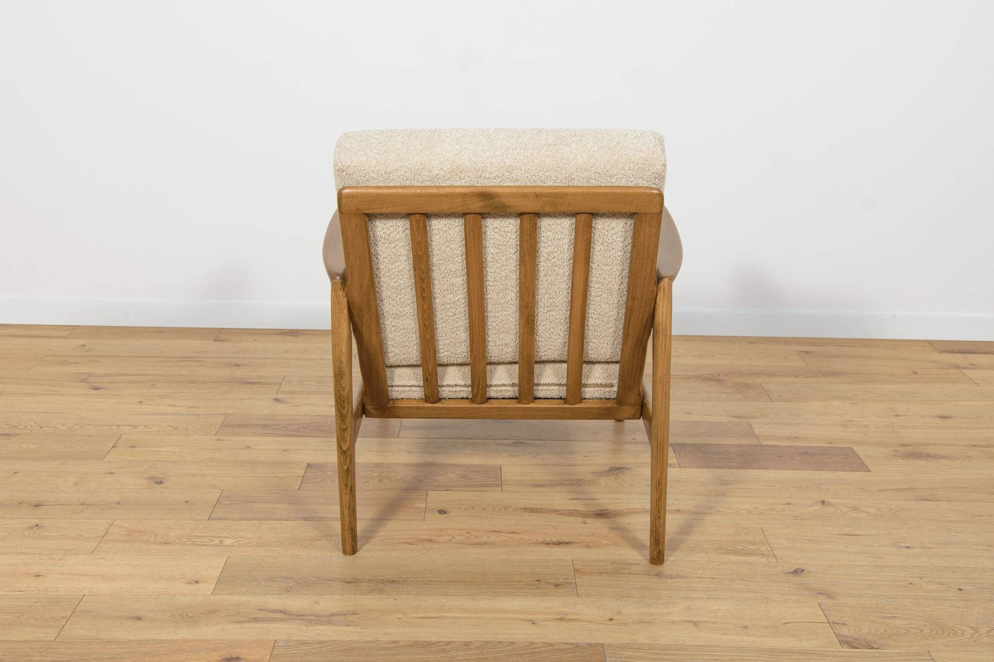 Mid-Century Model 300-139 Armchair from Swarzędzka Factory, 1960s