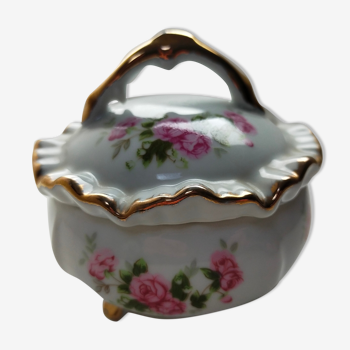 Bonbonnière en porcelaine ou boîte à bijoux décorée fleurs roses et dorures