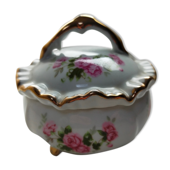 Bonbonnière en porcelaine ou boîte à bijoux décorée fleurs roses et dorures