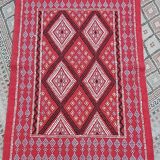 Tapis margoum berbère à motifs géométriques
