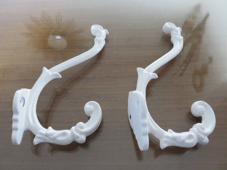 2 white cast iron pads art deco 30s 40s
