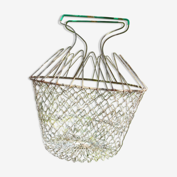 Metal wire salad basket