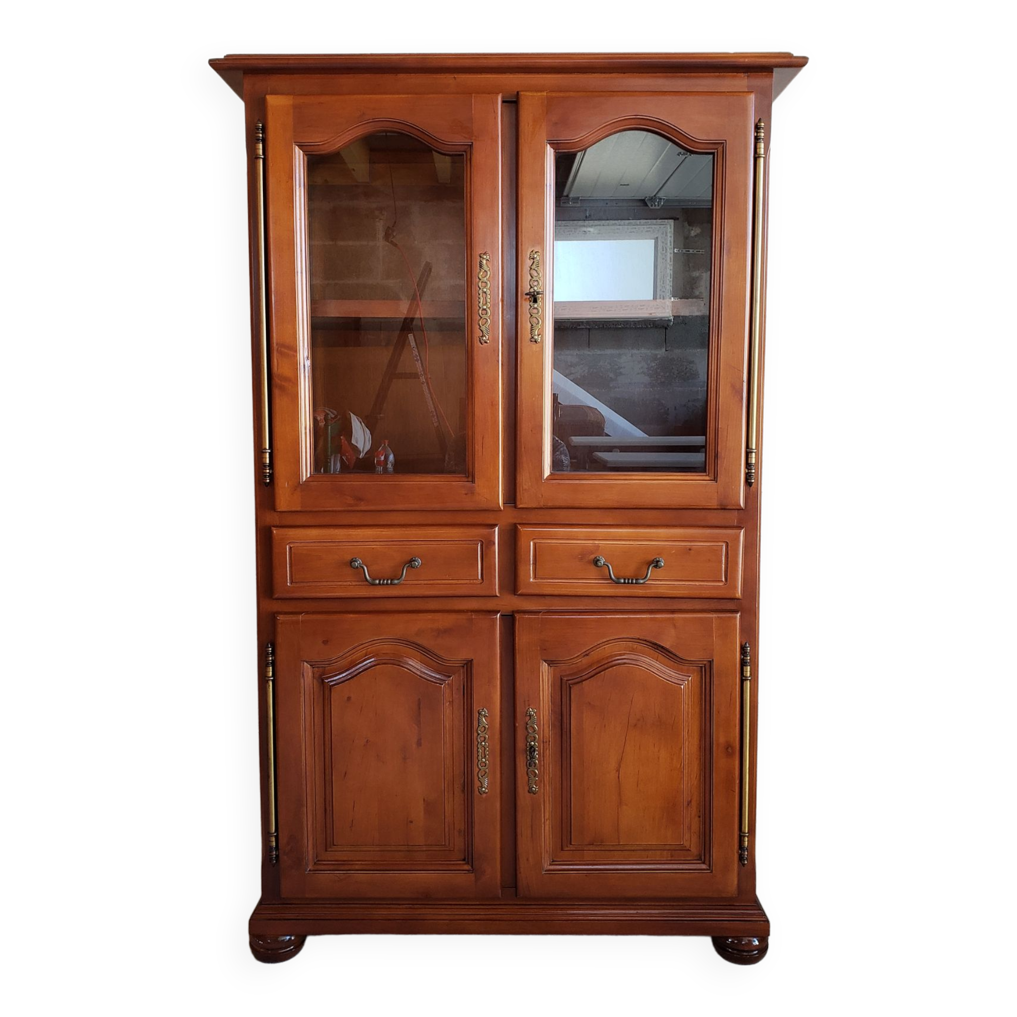Display cabinet in alder
