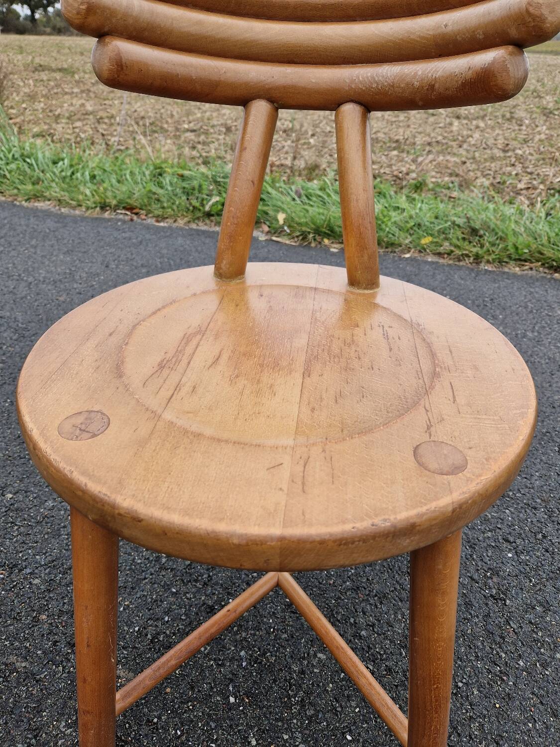 Set of 4 solid organic chairs