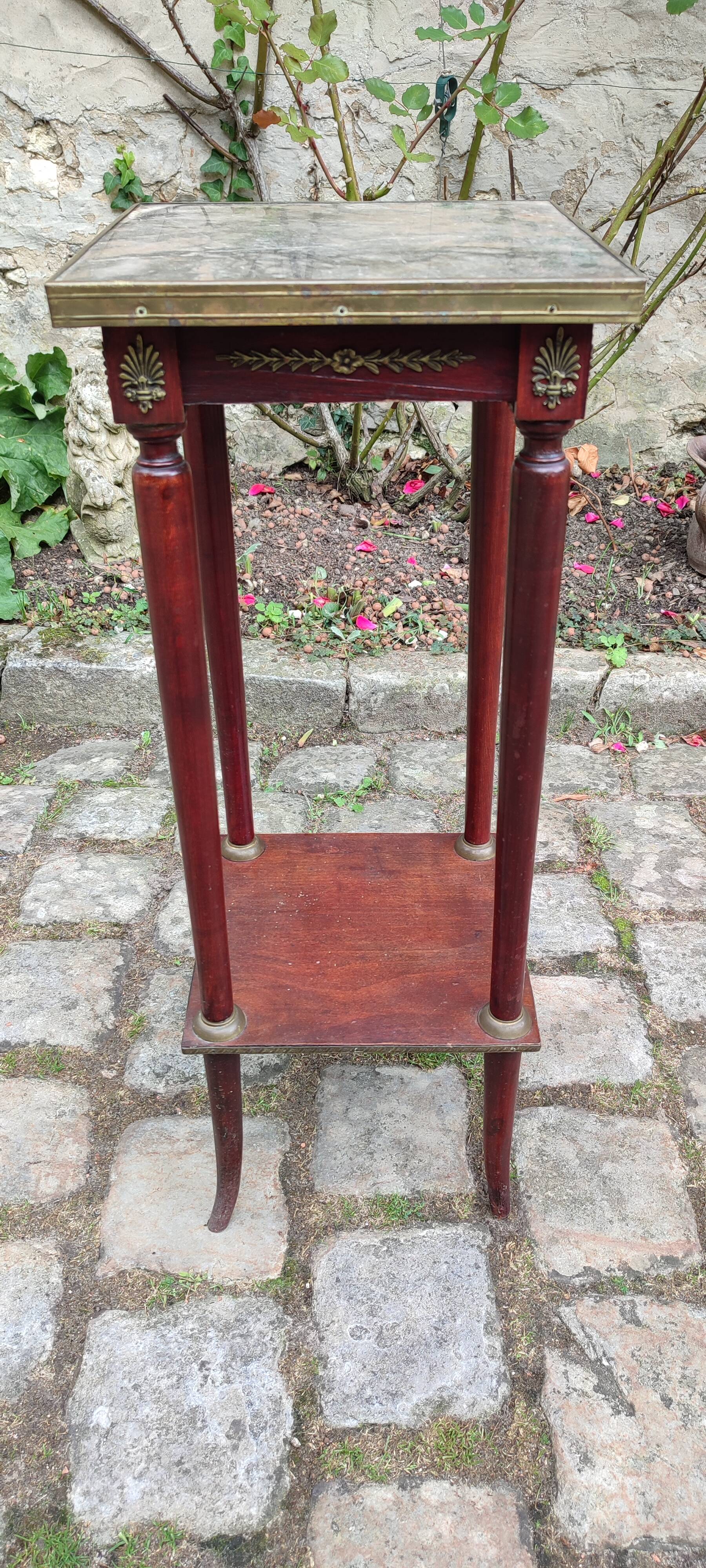 Restoration style harness in mahogany tinted beech