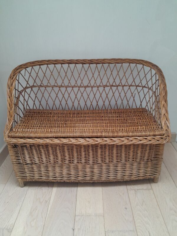 Banquette de rangement pour enfant en rotin