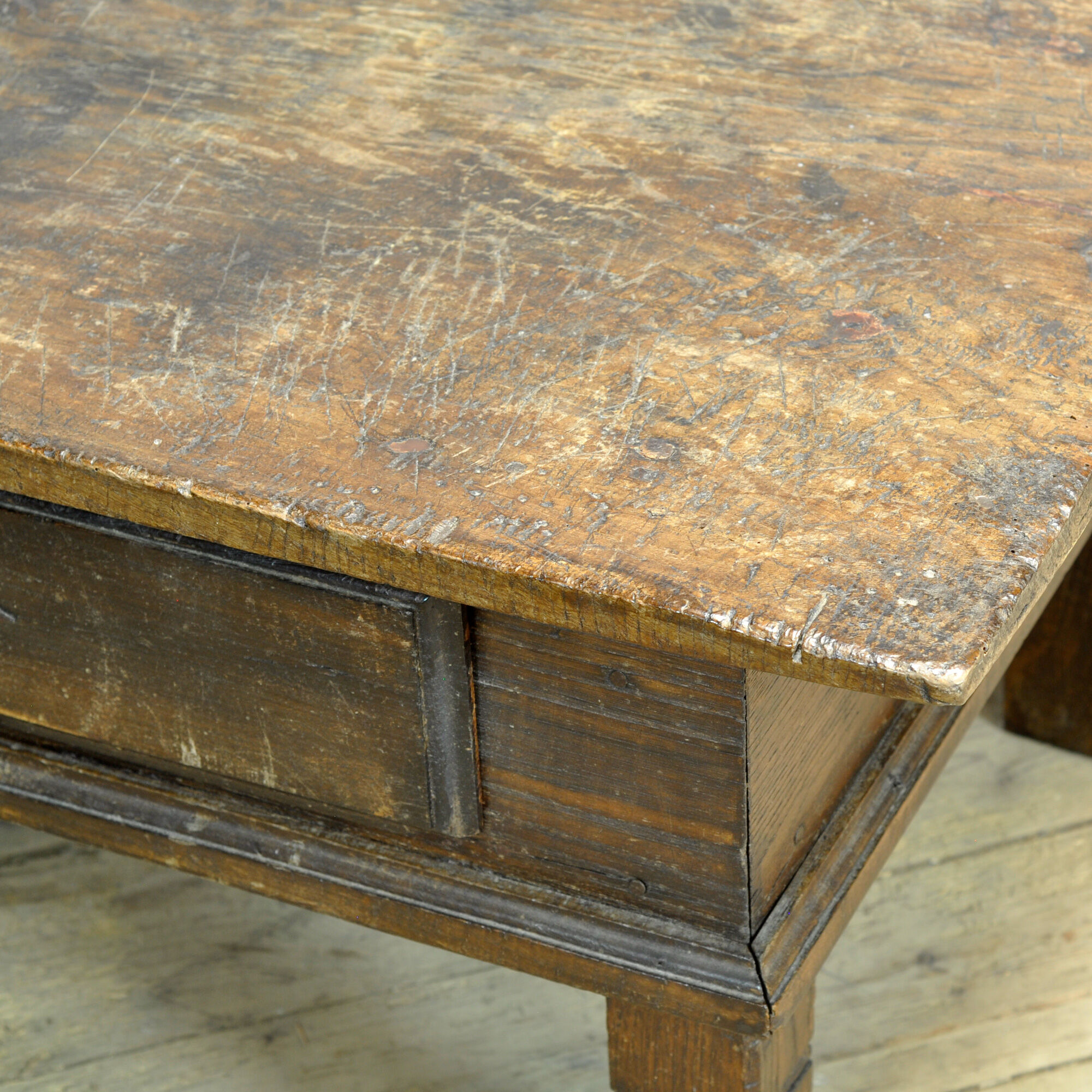 Table basse en chêne, vers 1820