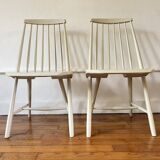 Set of 2 white Scandinavian Tapiovaara type chairs