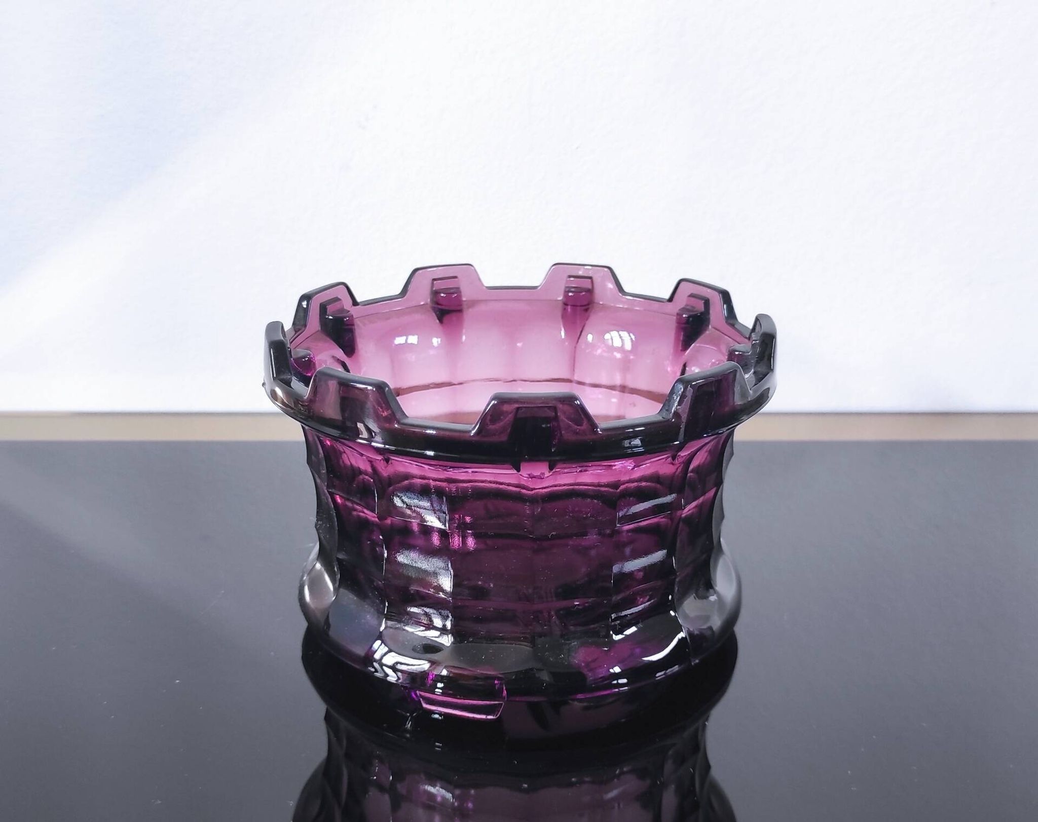 Cache-pot ou photophore brutaliste en verre