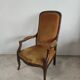 Fauteuil Voltaire garniture de velours jaune