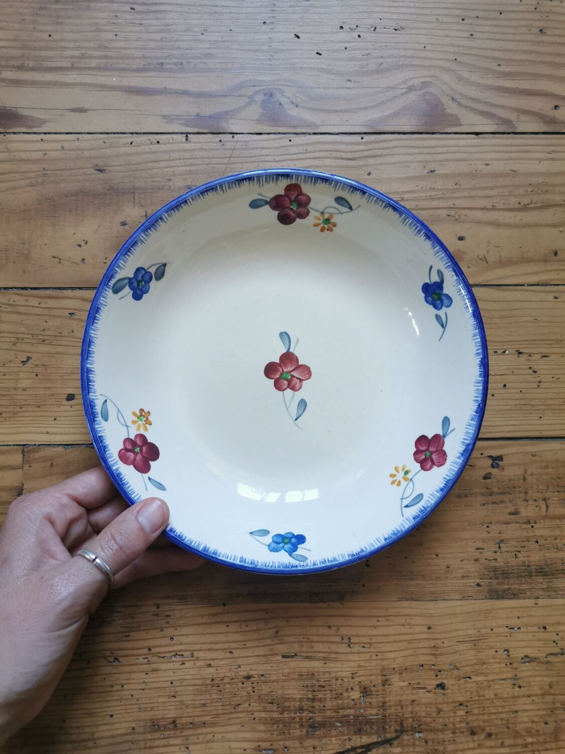 Digoin vintage calotte plates, Mary-Lou