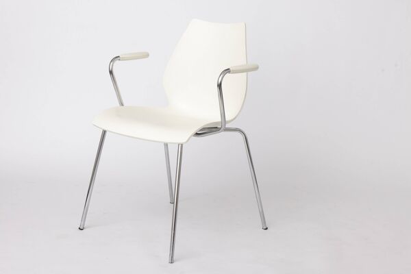Chaise Maui Kartell   Design de Vico Magistretti   Chaise italienne   Années 1990