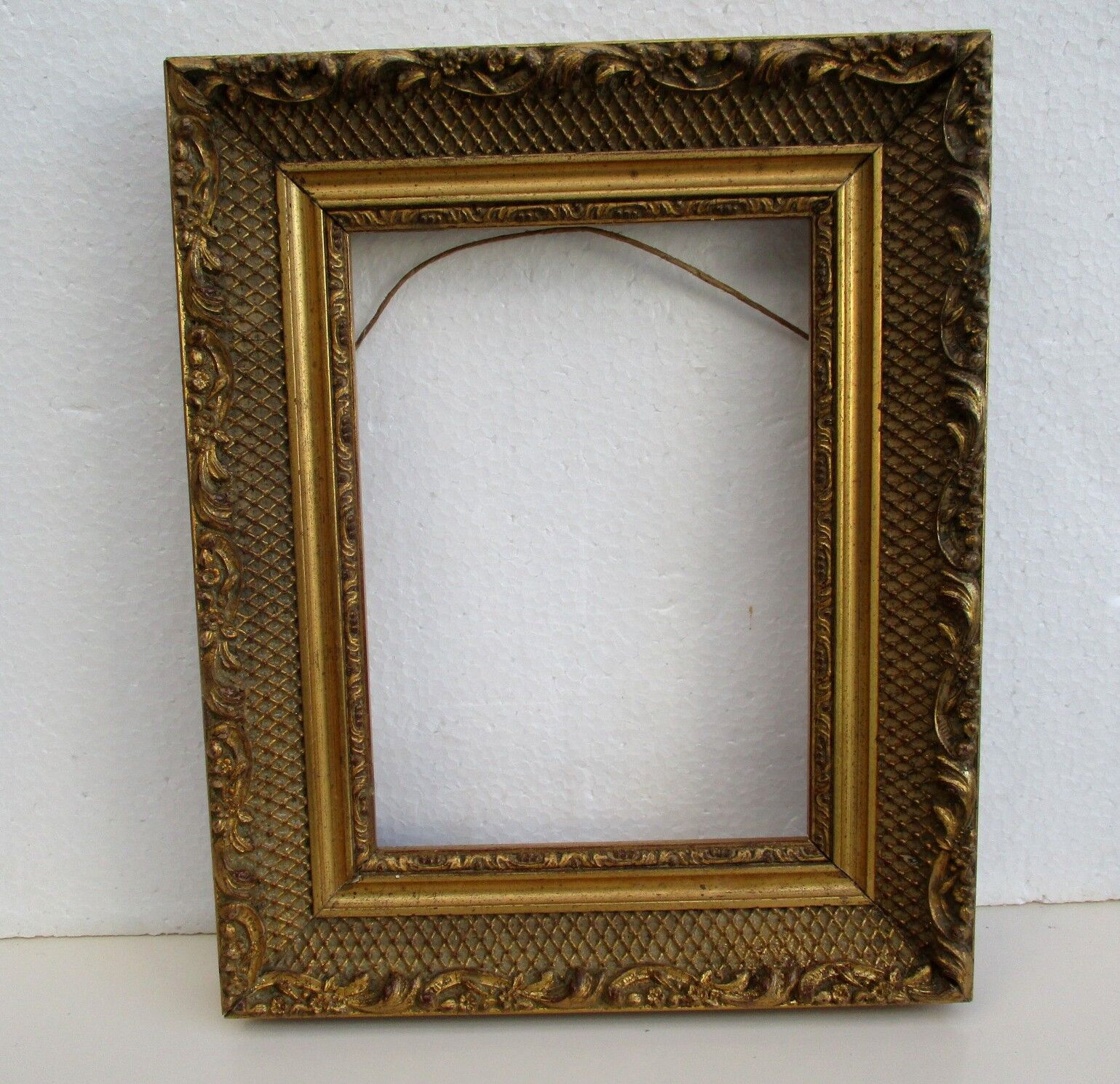 Vintage gilded wood frame for subject 134 x 182