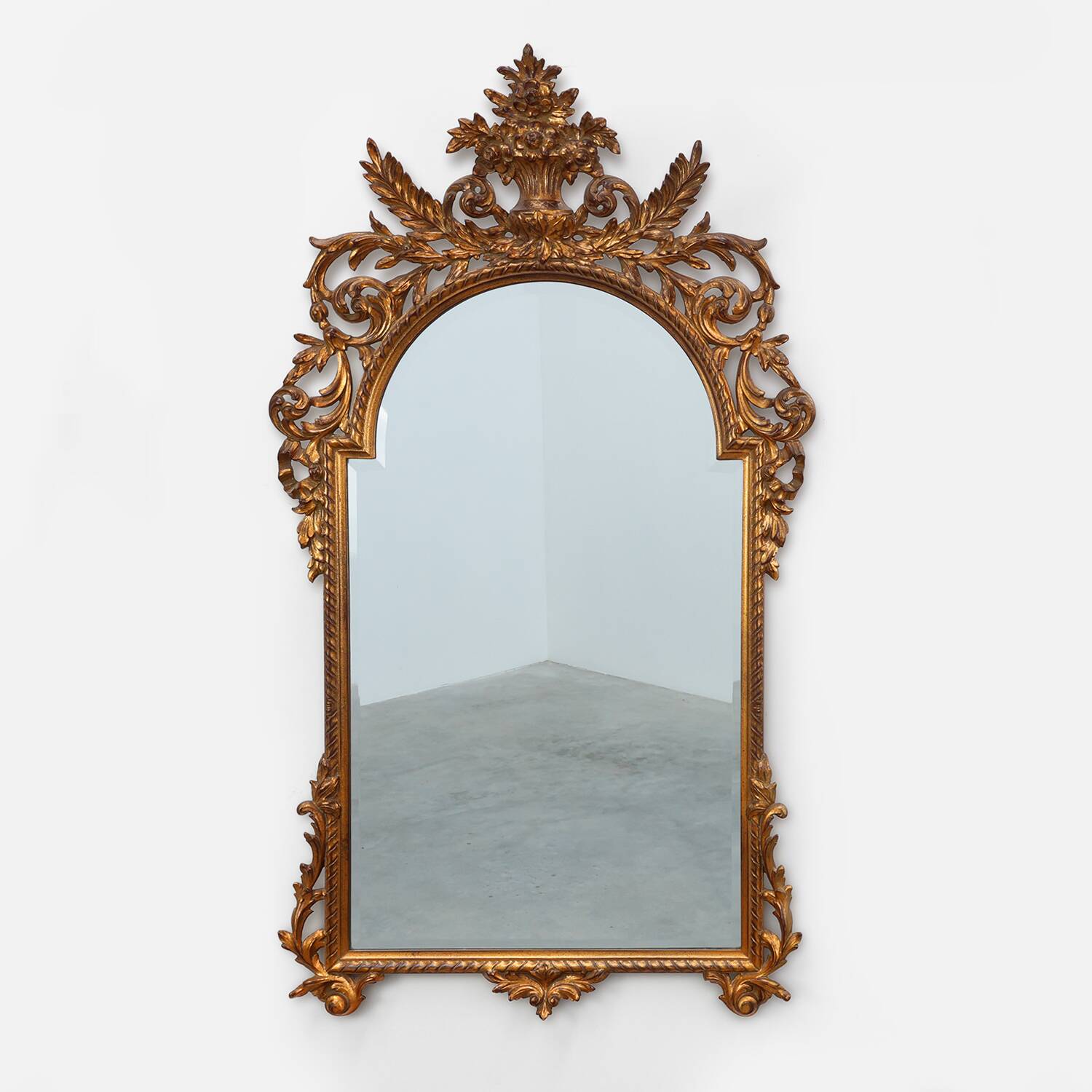 Miroir baroque doré de grande taille du 20e siècle par Deknudt Belgique