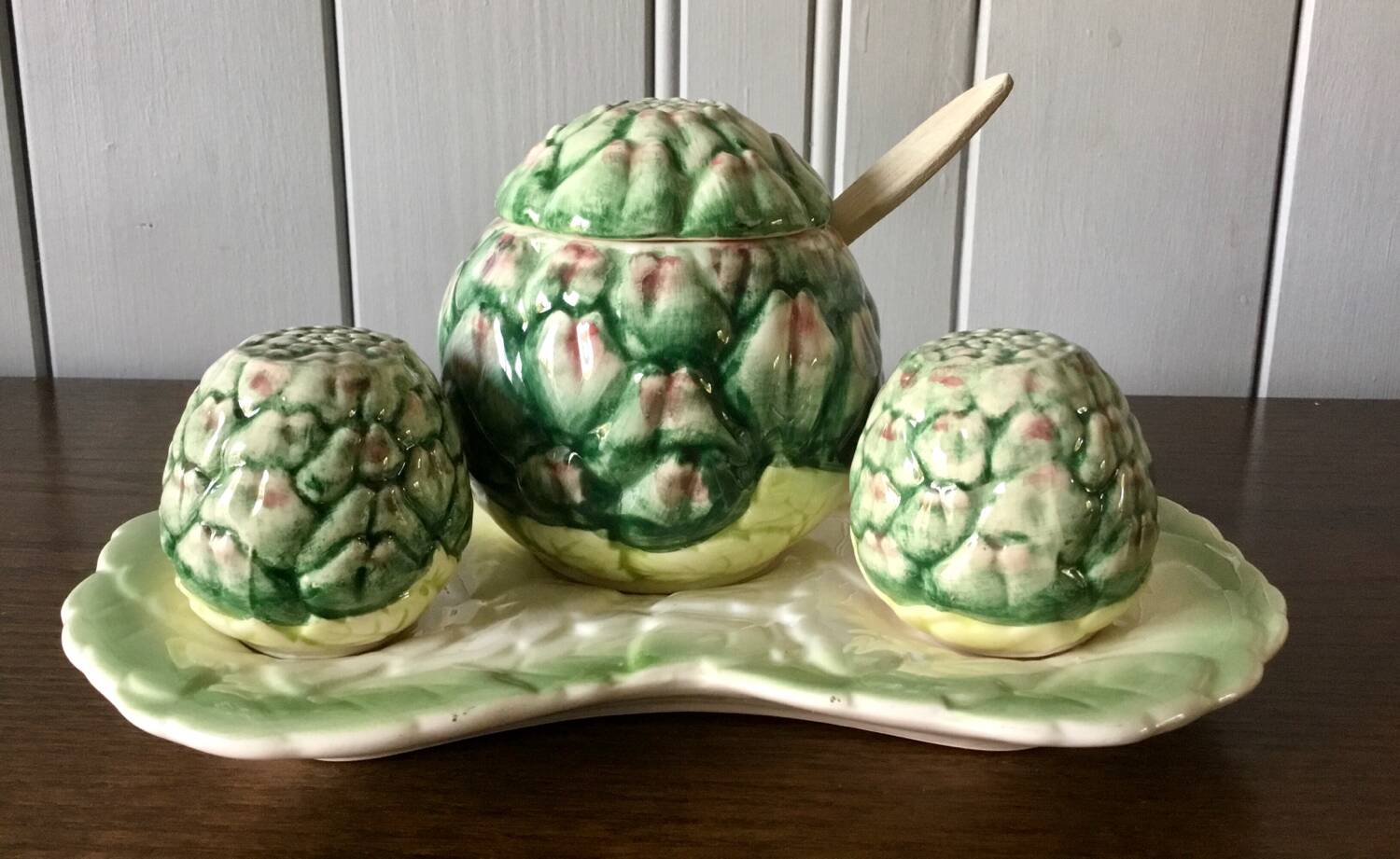 Salt shaker pepper mustard