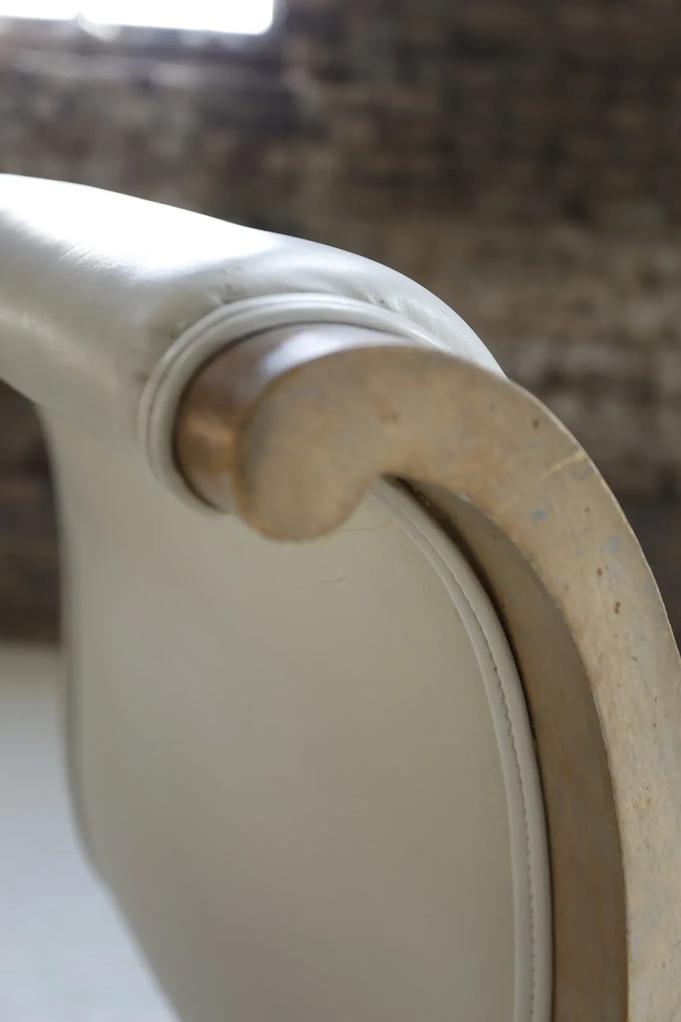 Vintage chaise longue / daybed in bleached wood and white leather