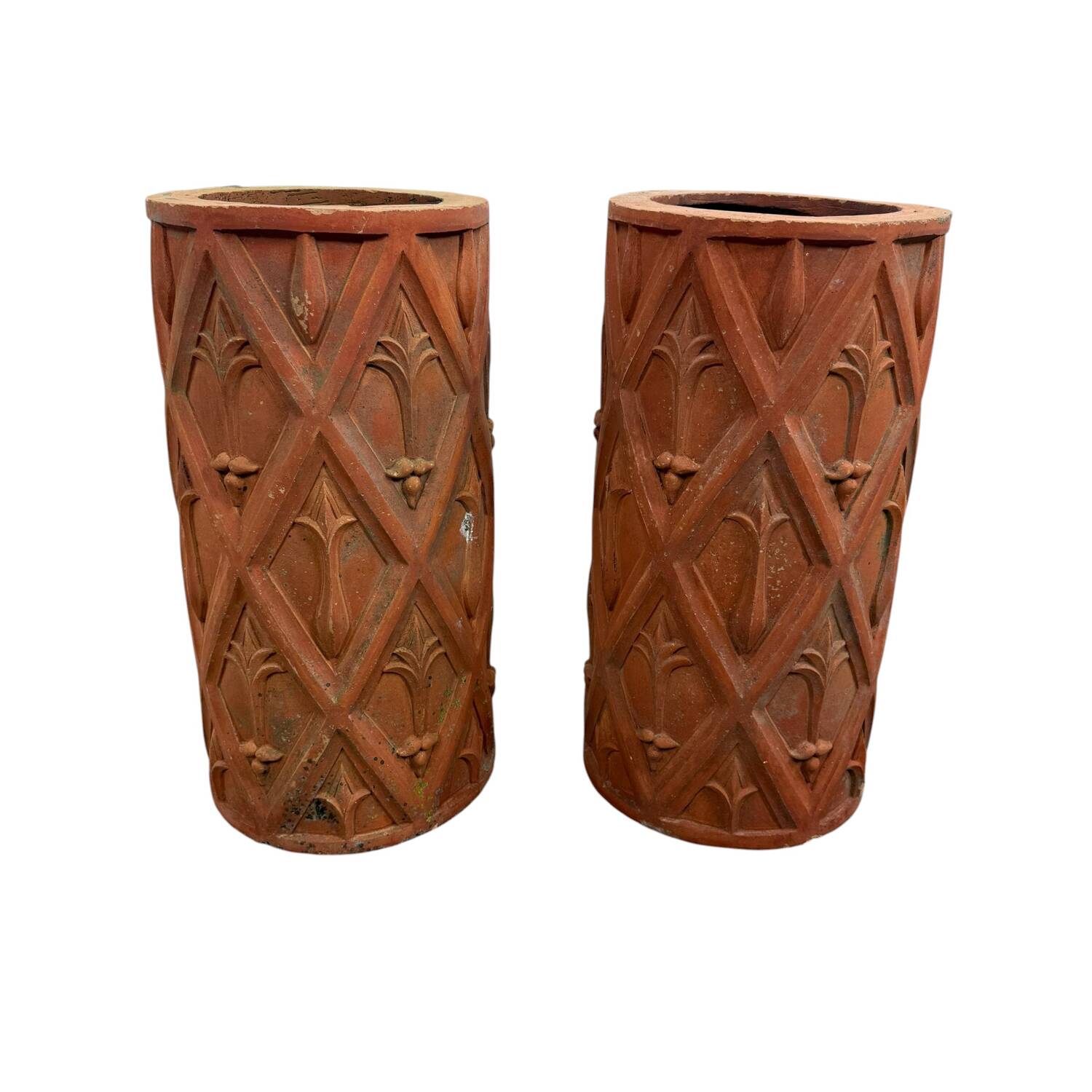 Paire de cheminées en terre cuite antiques françaises