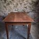 Table française ancienne en noyer avec tiroir, vers 1900–1920
